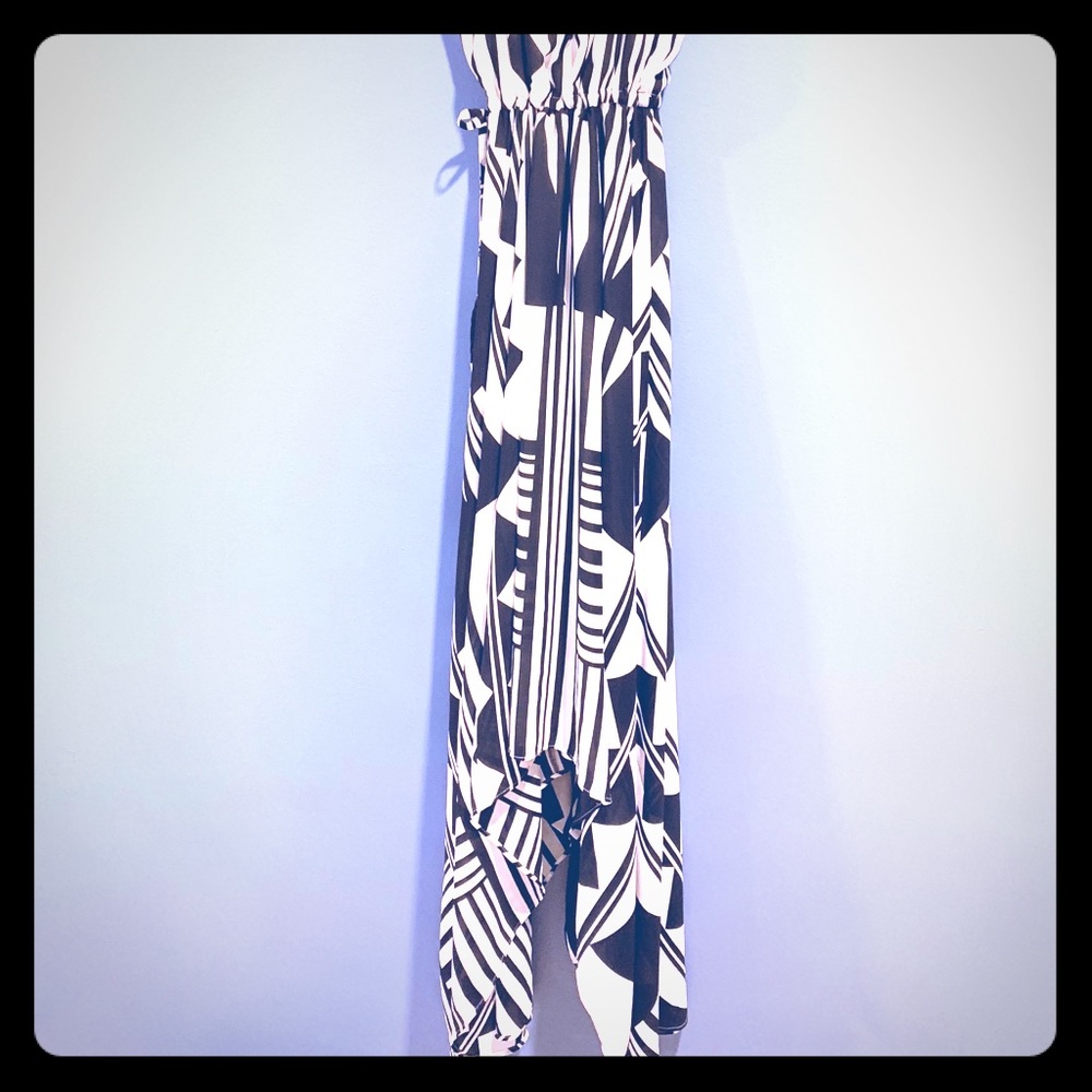 EXPRESS Geometric Pattern Dress - Picture 4 of 5